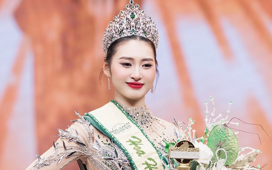 Nhan sắc trong trẻo của cô gái 19 tuổi vừa trở thành Hoa hậu Trái Đất Việt Nam