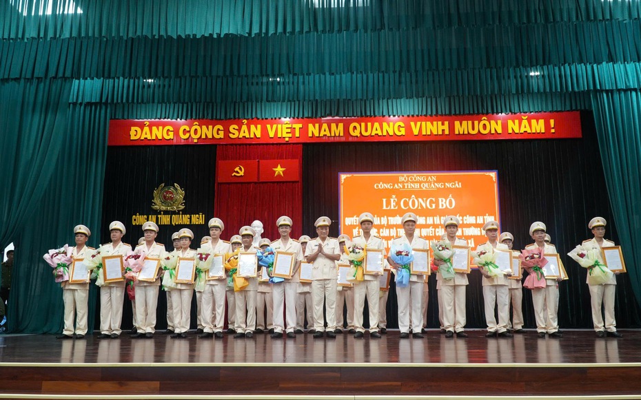 Quảng Ngãi: Công bố quyết định của Bộ trưởng Bộ Công an, Giám đốc Công an tỉnh về công tác tổ chức, cán bộ