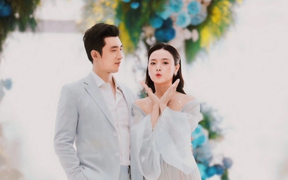 Midu cùng chồng hạnh phúc trong tiệc kỷ niệm 1 năm ngày cưới