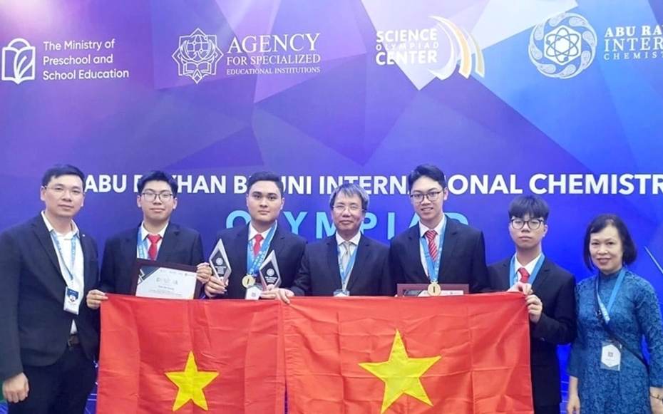 Bản tin 5/6: Học sinh Việt Nam giành 3 huy chương vàng Olympic Hóa học quốc tế