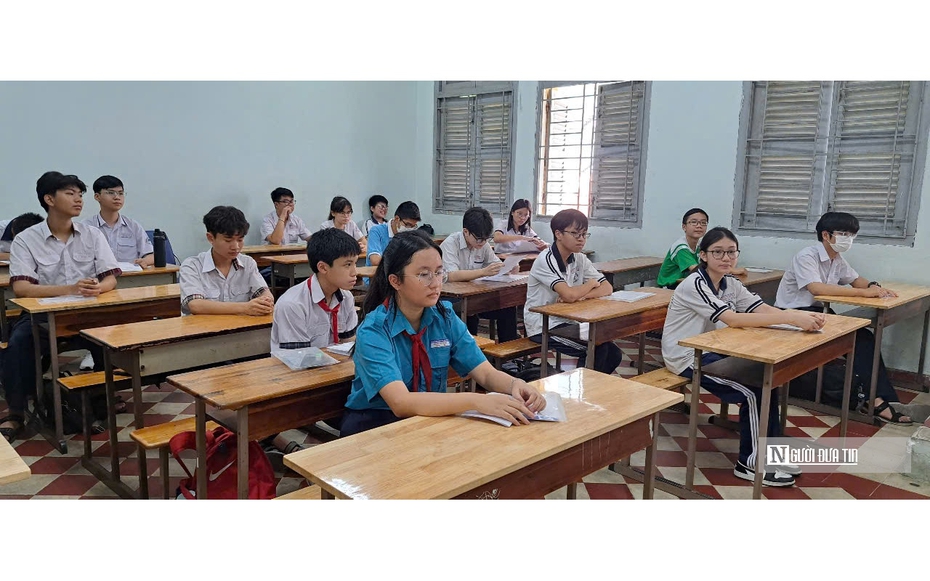 Cha mẹ cùng con “hành quân” lên Tp.HCM dự thi vào trường chuyên