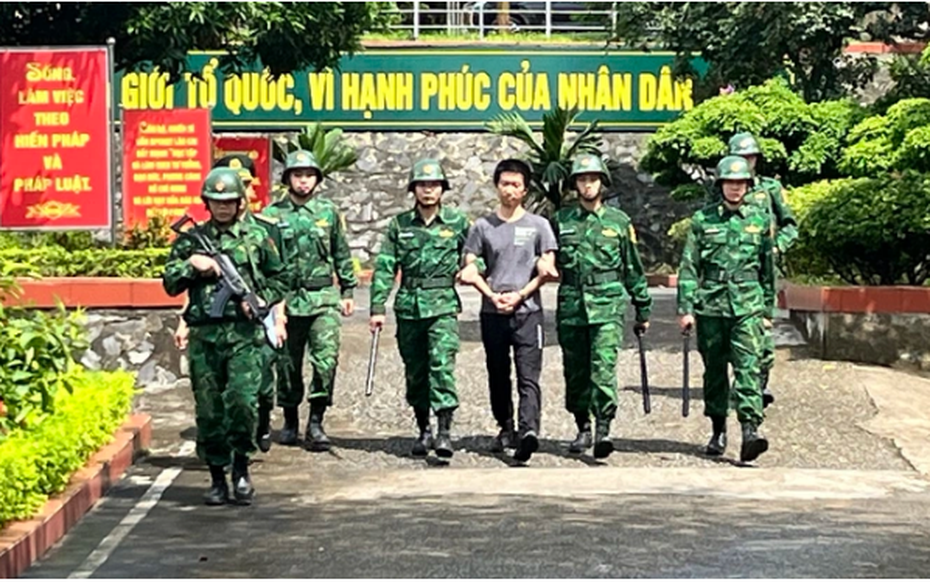 Khởi tố vụ án đối tượng nước ngoài mang ngoại tệ giả vào Việt Nam đổi tiền để tiêu thụ
