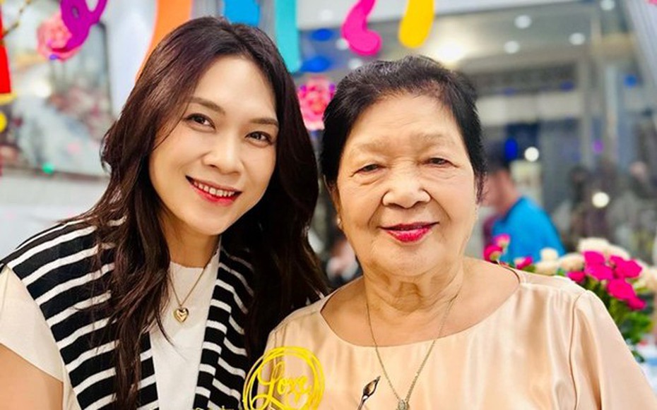 Cuộc sống của mẹ ruột Mỹ Tâm: Hoa khôi xứ Quảng một thời, xế chiều an hưởng hạnh phúc