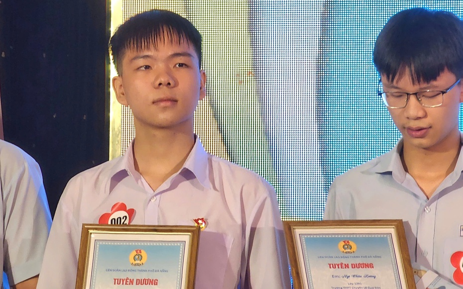 Đà Nẵng trao học bổng hơn 500 triệu đồng cho con em người lao động