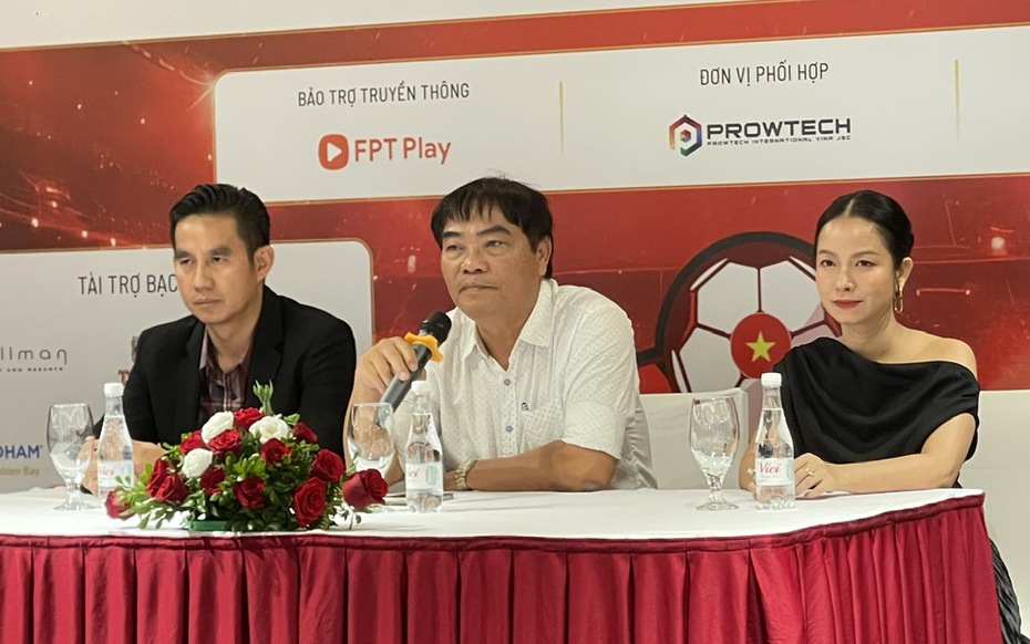 Các huyền thoại Manchester United sắp đến Đà Nẵng thi đấu giao hữu trên sân Hòa Xuân
