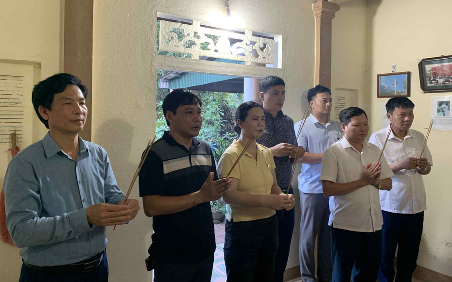 Dâng hương tưởng nhớ, tri ân Nhà báo - liệt sĩ Trần Kim Xuyến