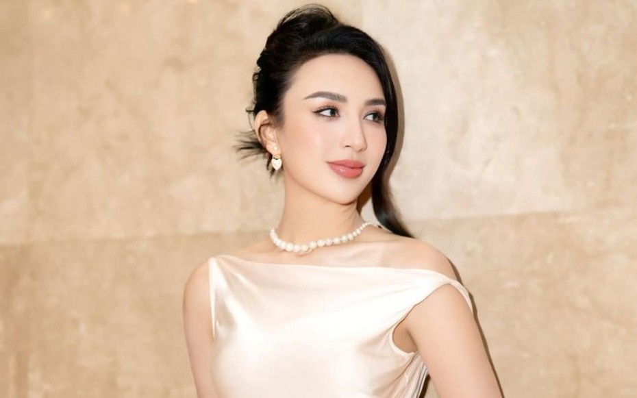 Hoa hậu Ngọc Diễm trẻ đẹp sau 17 năm đăng quang, cuộc sống tròn đầy bên con gái 15 tuổi