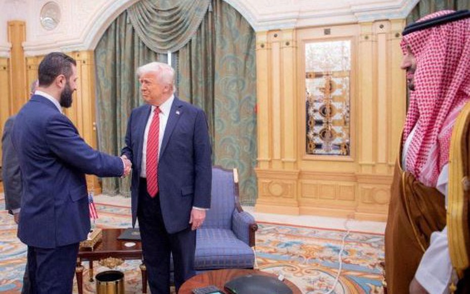 Tổng thống Trump ký sắc lệnh dỡ bỏ một số biện pháp trừng phạt Syria