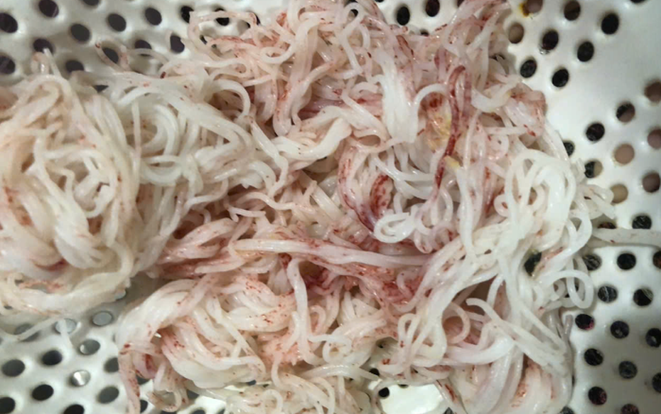 Vụ bún đổi sang màu đỏ bất thường: Đã có kết quả kiểm nghiệm