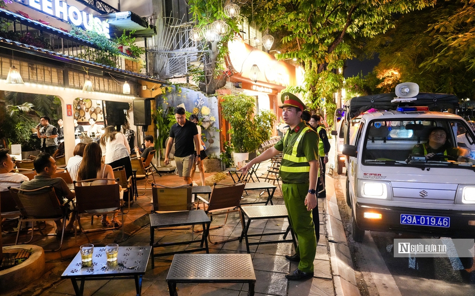 Hà Nội tăng cường lập lại trật tự vỉa hè quanh hồ Tây