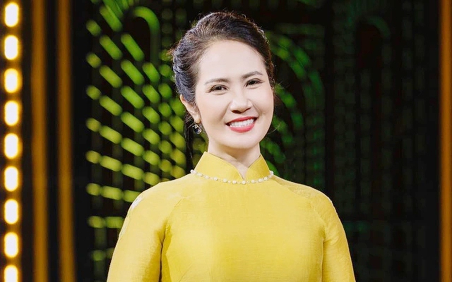 NSƯT Nguyệt Hằng: Lên chức bà ngoại ở tuổi 52, vẫn được chồng cưng chiều hết nấc