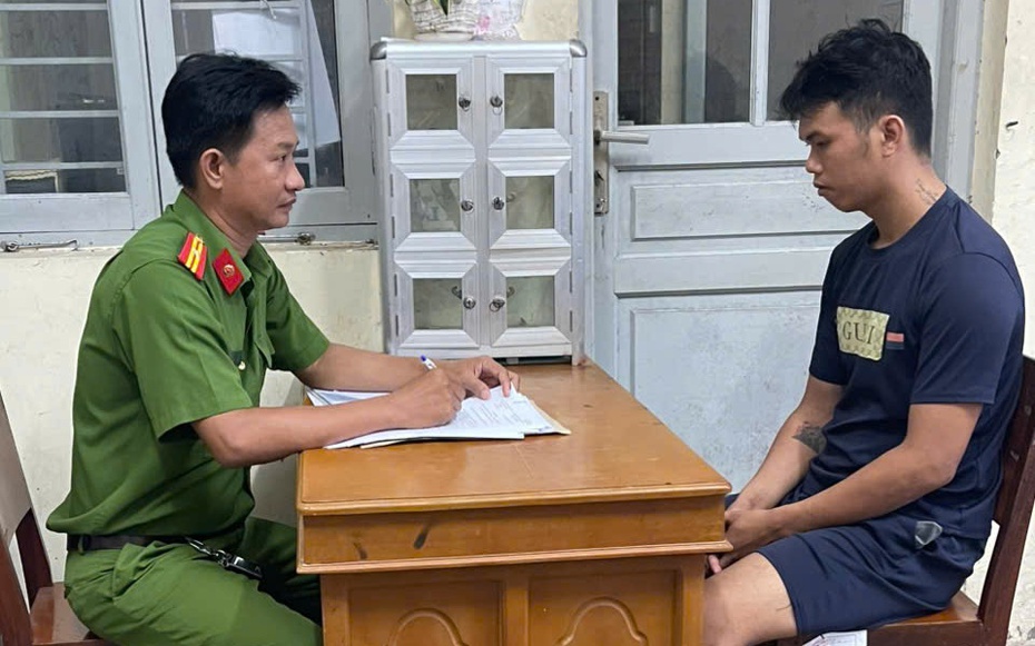 Bắt nam thanh niên dùng thanh sắt đánh phụ nữ đi đường, cướp tài sản