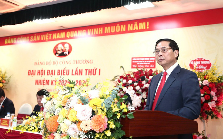 Phó Thủ tướng Bùi Thanh Sơn: Công Thương là "lá cờ đầu" trên mặt trận kinh tế