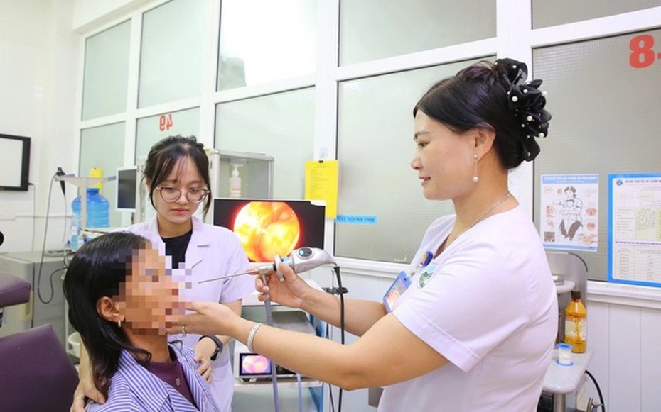 Phát hiện ổ giòi trong hốc mũi của nữ bệnh nhân