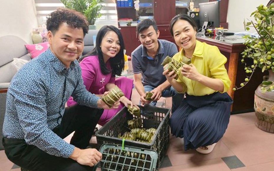 Cục trưởng Xuân Bắc xúc động trước những món quà đặc biệt sau sáp nhập