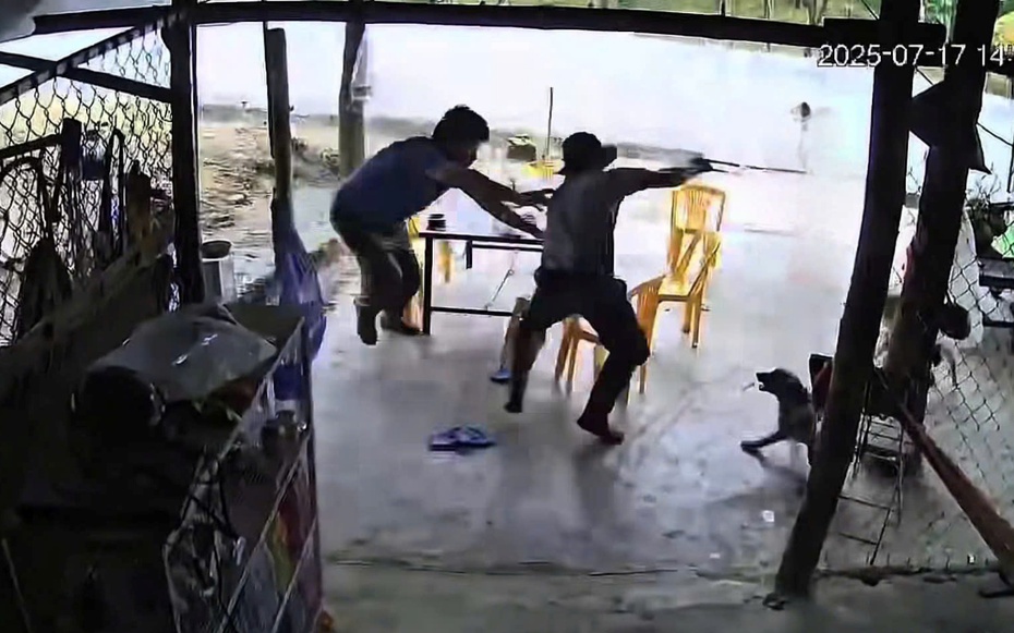 Bị nhắc nhở vì xích mích nhẹ, 8X đâm người khác trọng thương