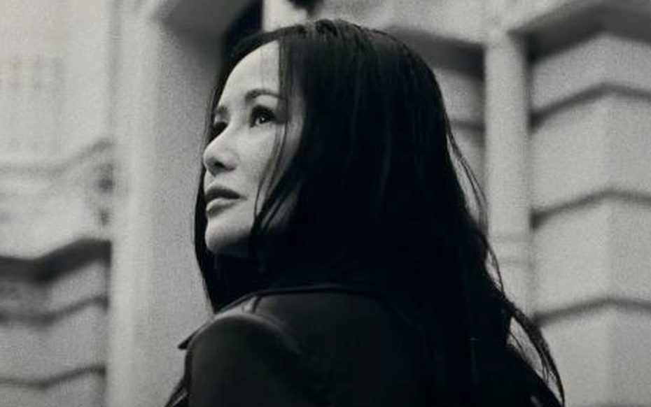 Diva Hồng Nhung khiến cộng đồng mạng "nổi da gà" bằng "Tự hỏi"