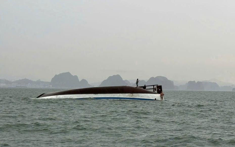 Vụ đắm tàu tại Quảng Ninh: Tích cực tìm 4 nạn nhân đang mất tích