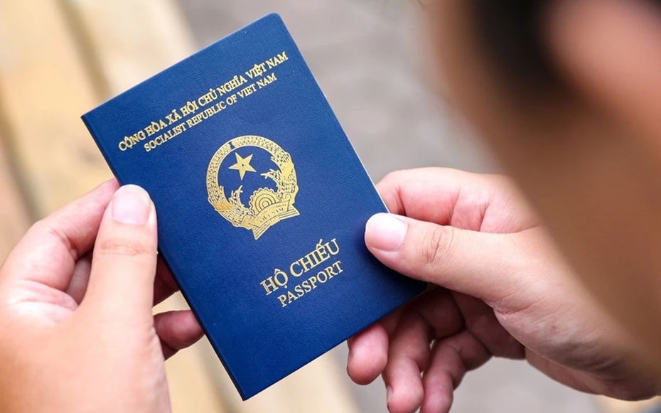 Bản tin 24/7: Hộ chiếu Việt Nam thăng hạng 7 bậc