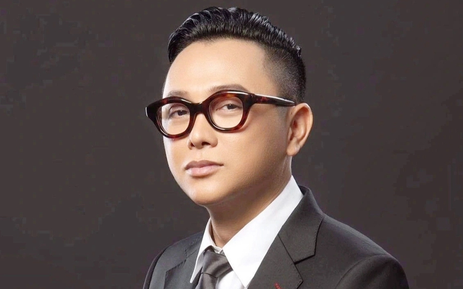 "Anh cả của làng mốt Việt" trước khi vướng vòng lao lý: 1 bộ váy kiếm 500 triệu, hé lộ bên trong cơ ngơi khủng