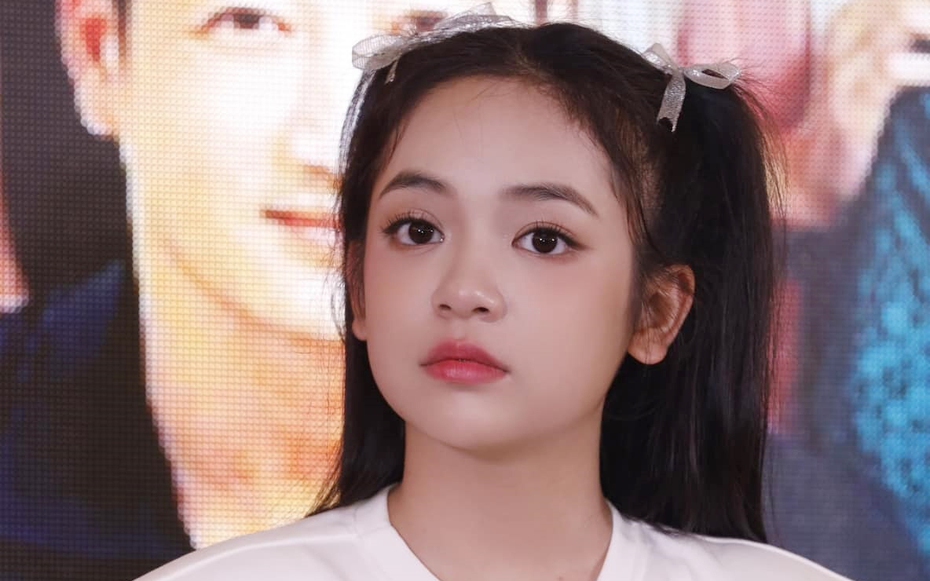 "Công chúa nước mắt" Chu Diệp Anh, 14 tuổi là tiểu mỹ nhân càng ngắm càng say