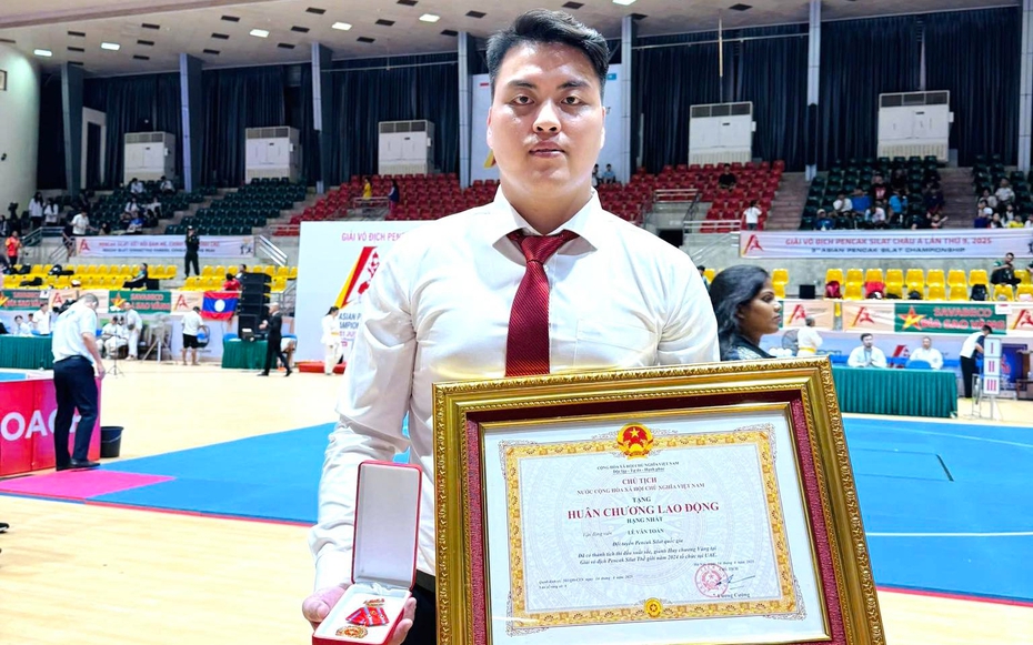 Từ cậu bé mê game đến nhà vô địch thế giới 4 lần, nhận Huân chương Lao động hạng Nhất