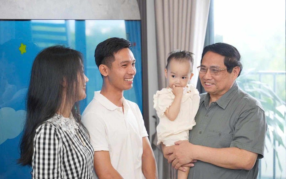 Thủ tướng Phạm Minh Chính thăm cây cầu mới bắc qua sông Hương và dự án nhà ở xã hội tại Huế
