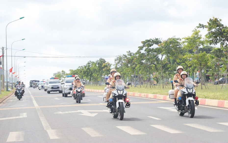 Đắk Lắk ra quân đảm bảo an toàn giao thông với phương châm "không có vùng cấm, không có ngoại lệ"