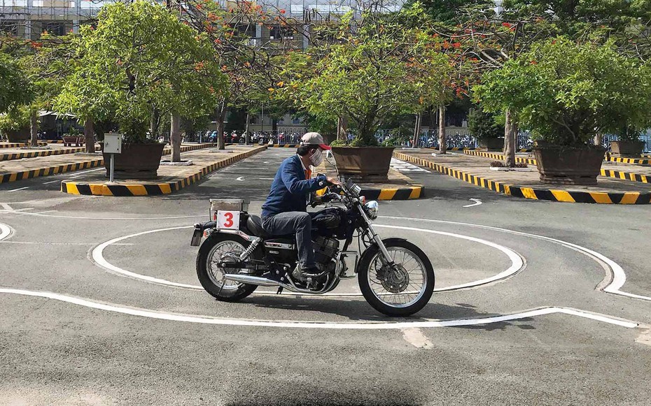 Có được thi bằng lái xe hạng A khi chưa có bằng lái xe hạng A1?