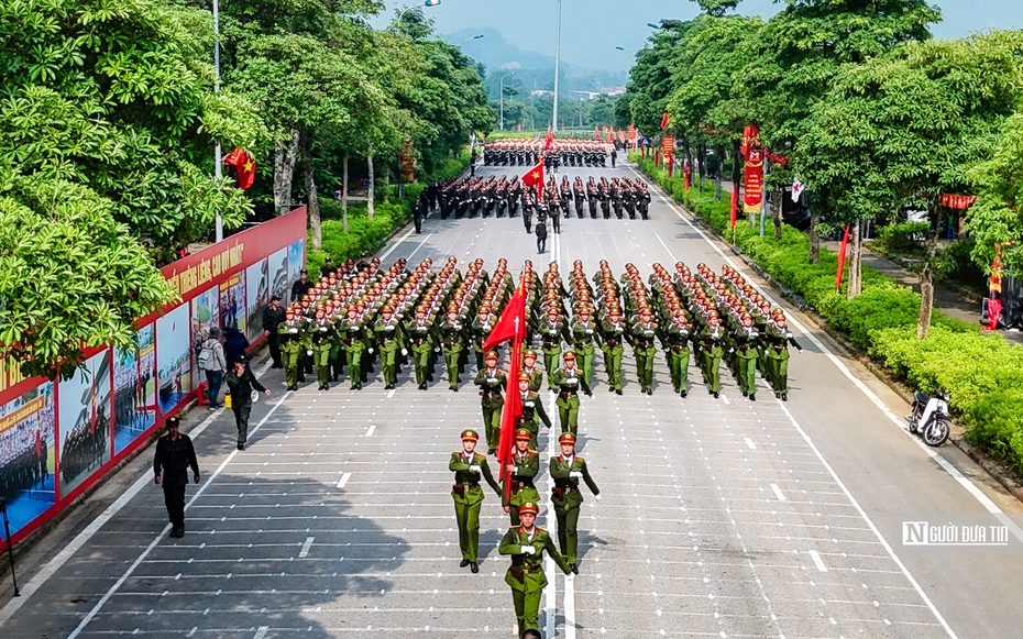Cận cảnh chiến sĩ A80 tập luyện giữa “chảo lửa”