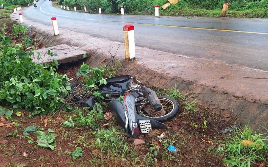 Phát hiện 2 bé gái tử vong ở mương thoát nước