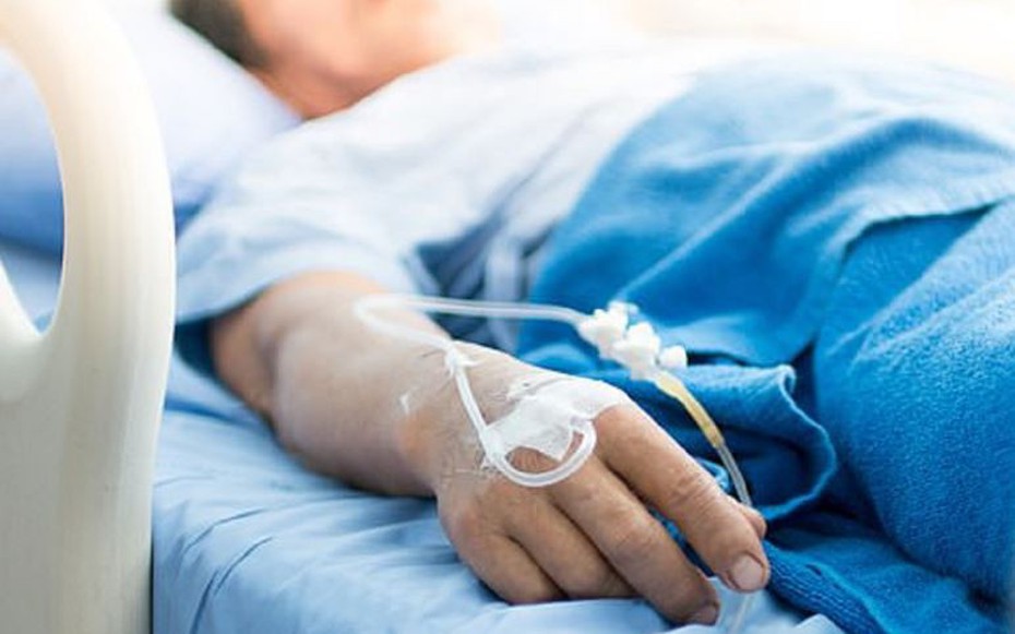 Người đàn ông 58 tuổi nhập viện cấp cứu sau khi uống cà phê và hút thuốc