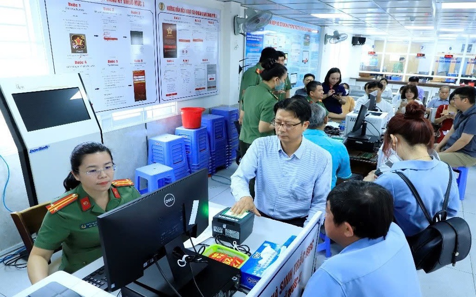 Hơn 200 người nước ngoài ở tỉnh Đồng Nai được cấp định danh điện tử chỉ sau 2 ngày đầu cao điểm