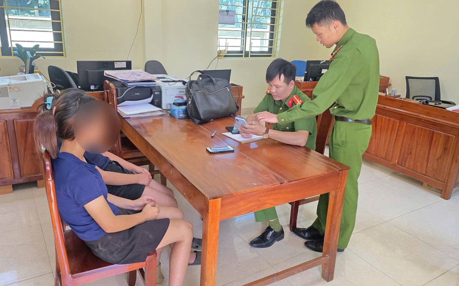 2 bé gái 13 tuổi lên xe ô tô màu trắng đi khỏi địa phương,  gia đình vội báo công an