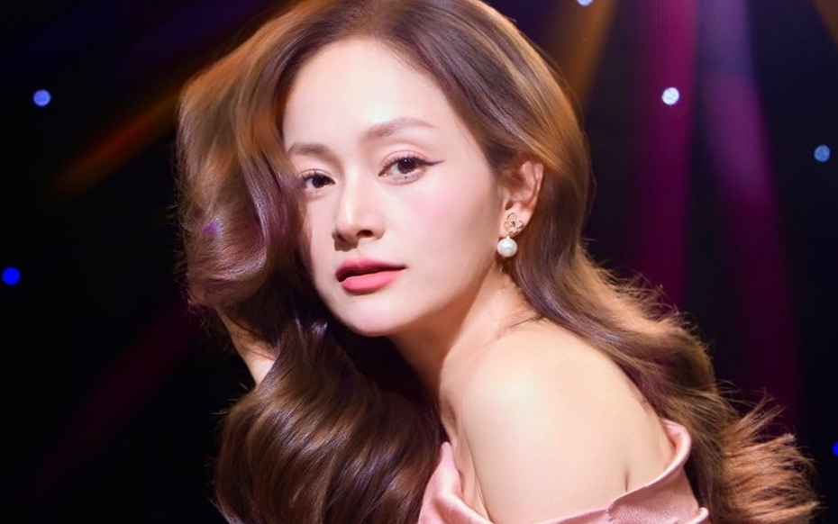 Sau nộp đơn ly hôn chồng Tây, thần sắc của Lan Phương gây bất ngờ