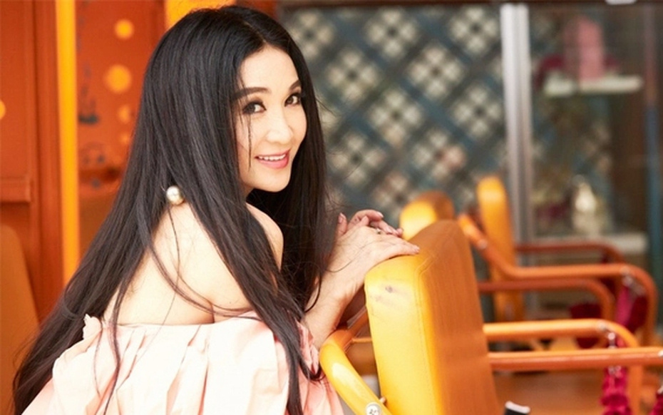 "Nữ hoàng cảnh nóng" lấy chồng 25 năm nhưng quyết không sinh con, lý do vì sao?