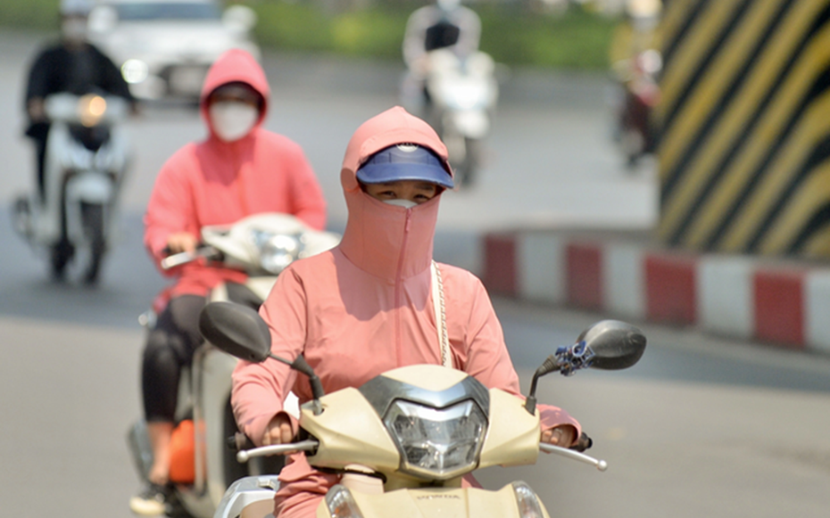 Miền Bắc mưa nắng đan xen, đề phòng dông lốc, sấm sét