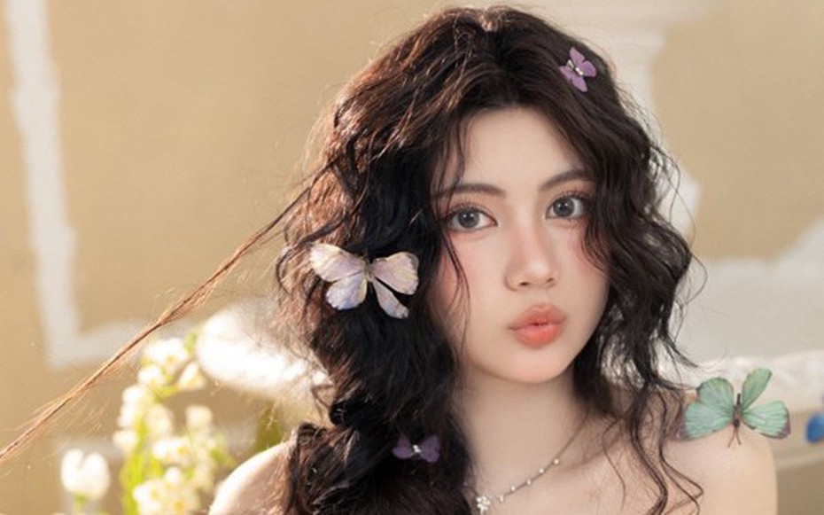 Hạt Dẻ - con gái út của MC Quyền Linh khoe nhan sắc ngọt ngào tuổi 17