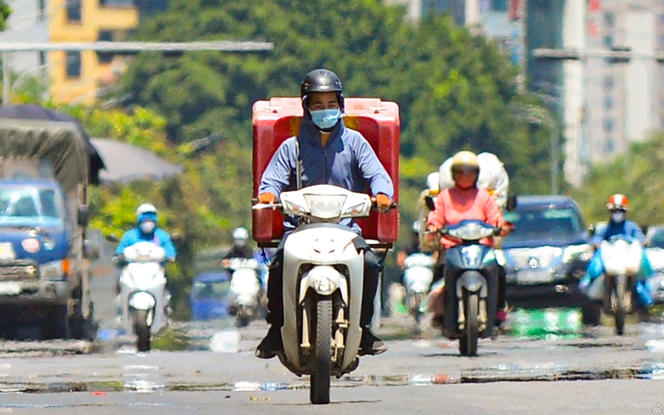 Mưa sầm sập vừa đi qua, miền Bắc lại sắp đón đợt mưa lớn nối tiếp?