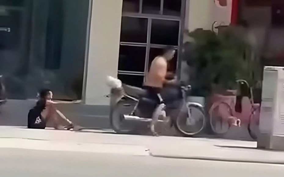 Điều tra, xử lý vụ việc bé trai bị xích chân, kéo lê trên vỉa hè