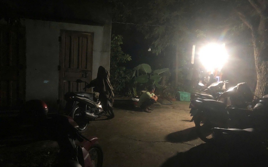 Tạm giữ con trai đánh cha ruột tử vong vì bênh mẹ