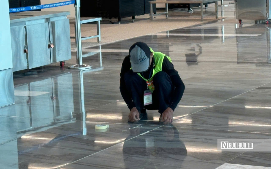 Sau hơn 2 tháng hoạt động, nhà ga T3 Tân Sơn Nhất vẫn vừa vận hành vừa “vá lỗi”