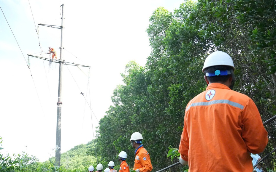Công an vào cuộc vụ người dân chặt keo làm đứt đường dây điện 110KV 