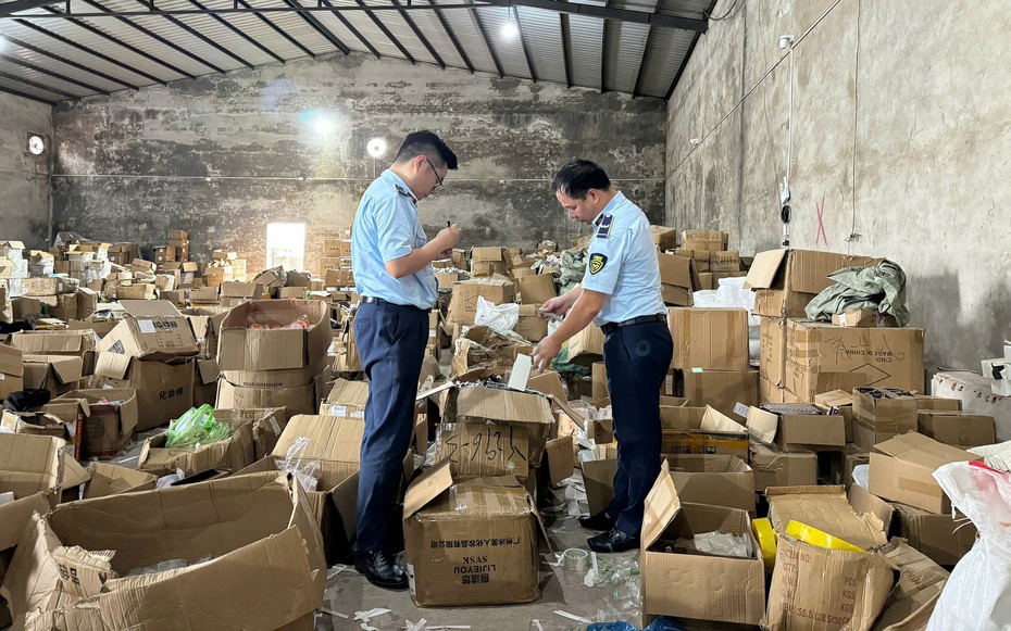 Phát hiện kho hàng lậu hơn 47.000 sản phẩm được vận hành “ẩn danh” và kiểm soát từ xa