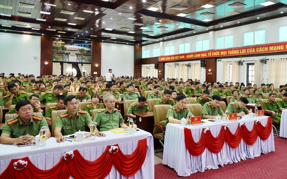 Công an Tp.Huế đồng loạt ra quân trấn áp các loại tội phạm