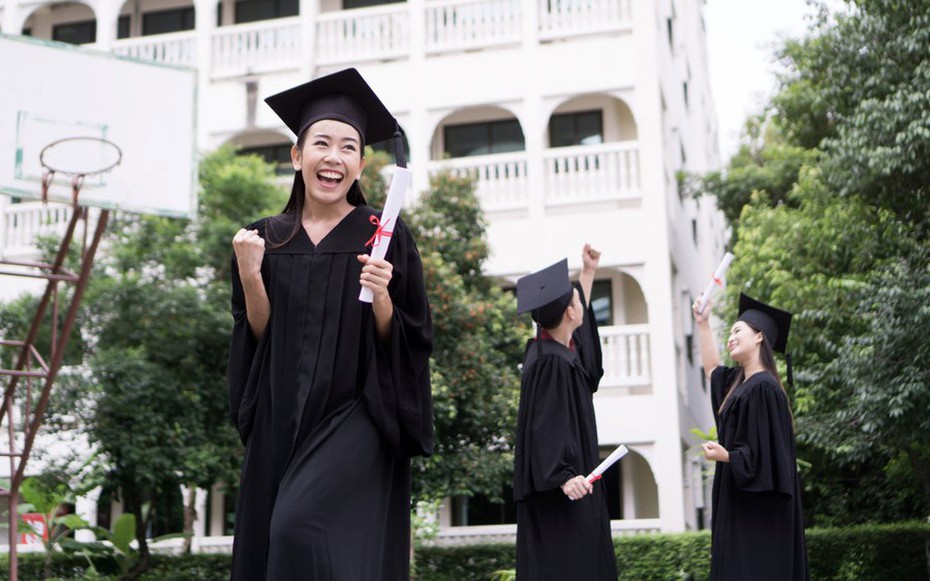 Bản tin 2/7: Gần 250.000 du học sinh Việt Nam đi học nước ngoài