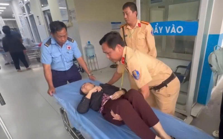 Nữ nạn nhân hôn mê được CSGT Đồng Nai đưa đi cấp cứu kịp thời