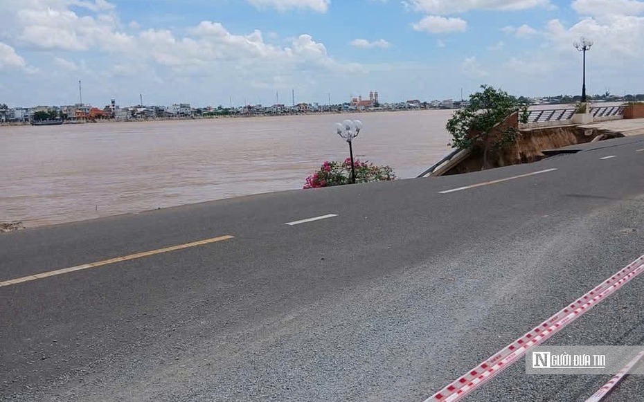 Liên tiếp sạt lở tại công trình kè Đồng Tháp, giao thông bị phong tỏa