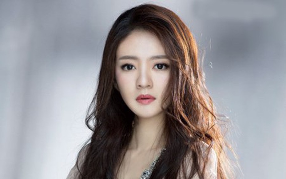 "Tiểu thư cành vàng lá ngọc" nổi tiếng ở Cbiz lao đao sau khi chồng tỷ phú vỡ nợ phải ngồi tù