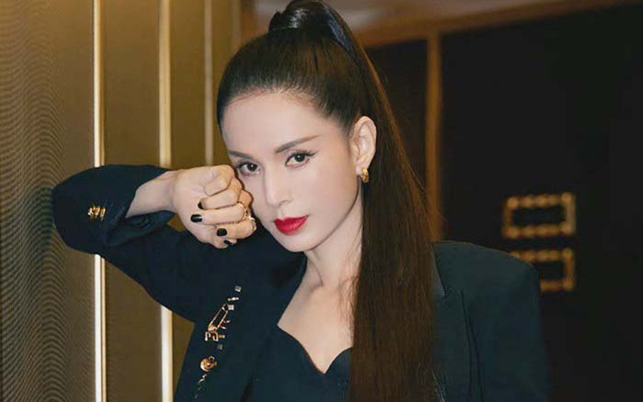 Lý Nhược Đồng tiết lộ lý do gây sốc khi bị hải quan chặn lại